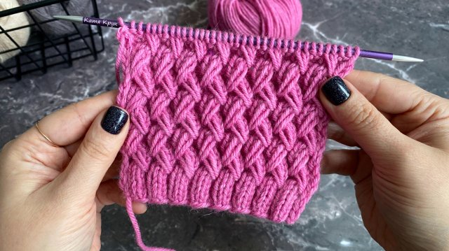 Объемный мягкий узор с вытянутыми петлями для свитера и джемпера.