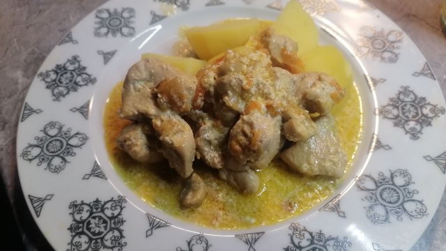 Куриное филе с грибным соусом