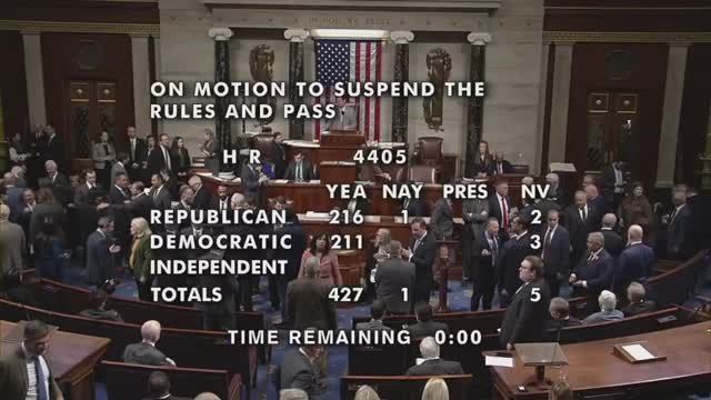 Палата представителей Конгресса США приняла законопроект, обязывающий обнародовать досье Эпштейна