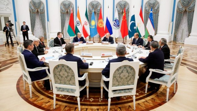 Торговля без доллара: доля нацвалют в расчетах между Россией и ШОС достигла 97%