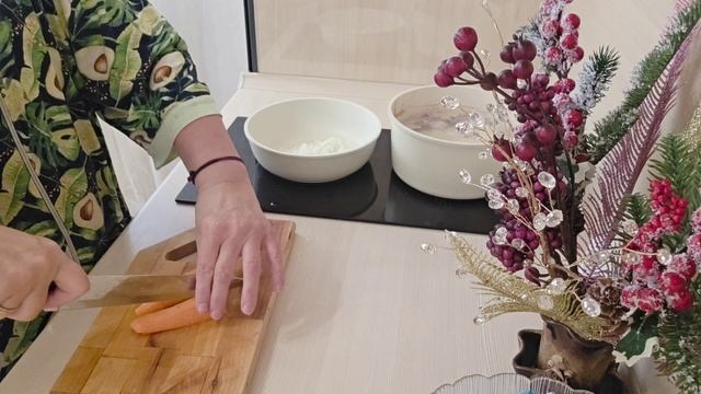 печiво со сметаной и цукром. и щи с квашеной капусткой