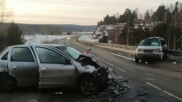 Две женщины погибли и еще четыре пострадали в ДТП в Кузбассе
