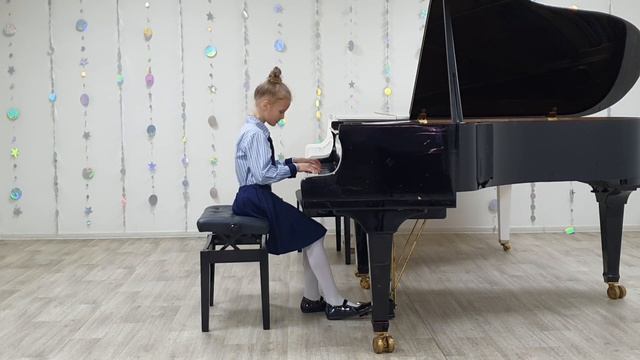 Скотникова Аделина ДШИ № 1 П.И.Чайковский "Старинная франц. песенка", И.С.Бах Маленькая прелюдия