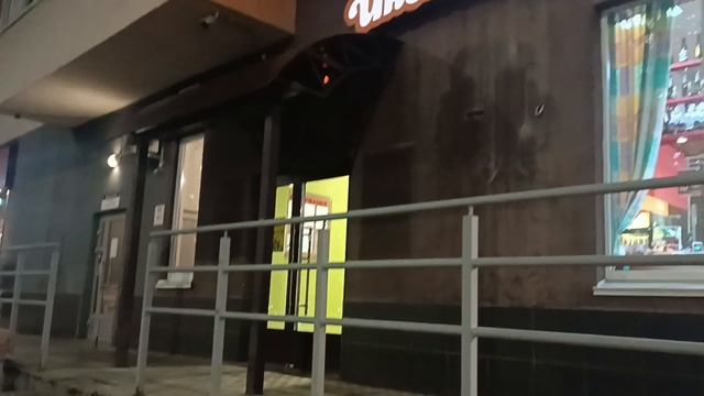 Вечерняя прогулка. Отличная погода. Шикарная музыка. А что еще от жизни НАДО.....