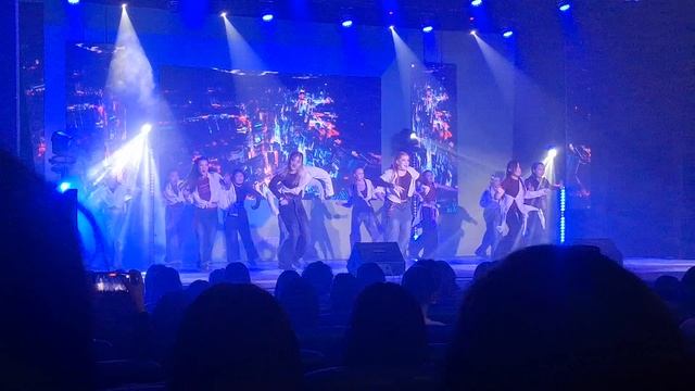 Женский современный танец