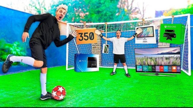 ВЛАД А4 - Все Во Что Попадет Мяч, Я Куплю Челлендж !