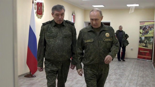 Президент России посетил командный пункт группировки войск "Запад".