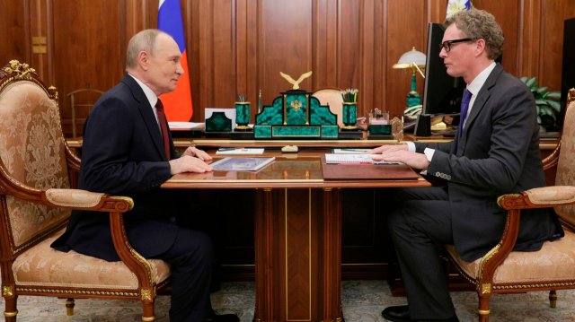 Путину доложили о значительном росте ненефтегазовых доходов в России