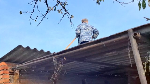 896 Мы в Шоке. Он пришёл через Год.Что теперь делать,С крыши теперь не снять. .