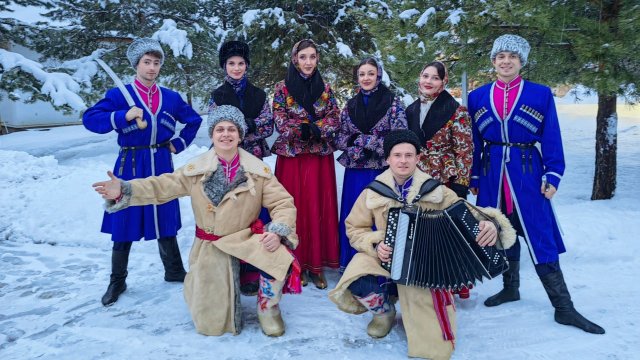 "Новогодние гуляния"