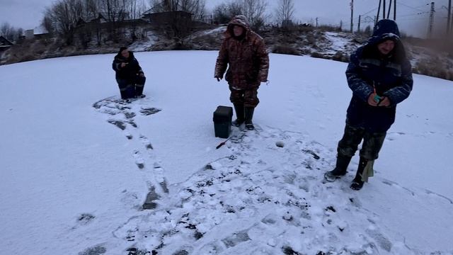 Не лезит в Лунку то, держу из последних сил. Нам зато завидно не будет