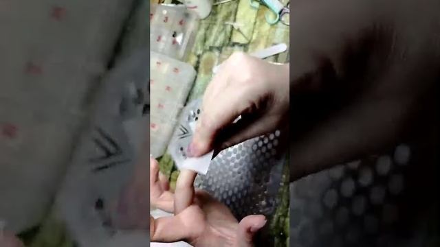 классическая типсы на ногтях.