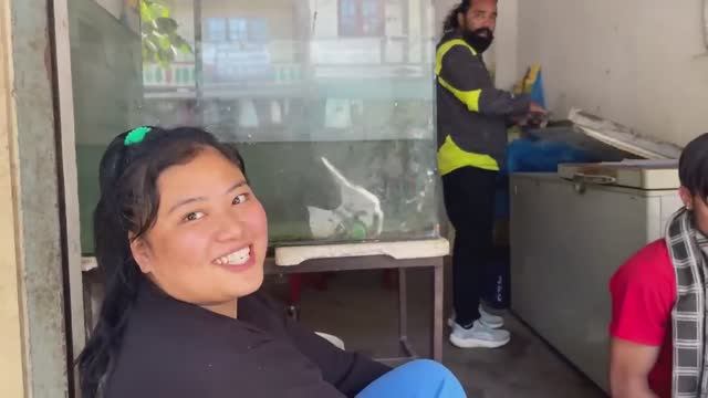 Едем к Его Родителям! Сказал, что Я Буду Убирать К@к@шки за Его Козами! Встретили РАмана. Непал.