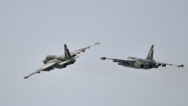 Российские Су-25 уничтожили боевиков ВСУ. Лучшее видео из зоны СВО