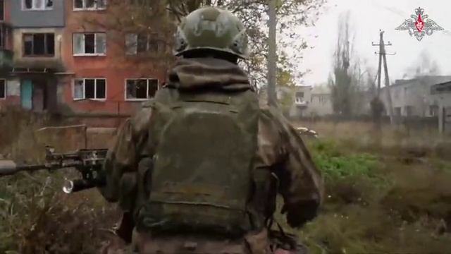 Вот как реагируют гражданские на российских военных в Покровске - «Мы вас дождались!»