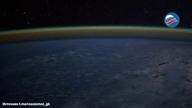 Космонавт Олег Платонов заснял полярное сияние с высоты 400 км с разрядами молний