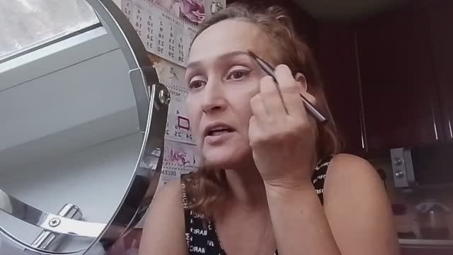 Собираюсь на работу/Лёгкий макияж/Почему нет морщин/