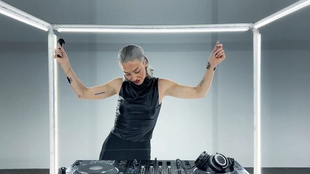 ARi - Metasin Live Series Ep. 013 [Melodic House Progressive House Mix 2025] 4K