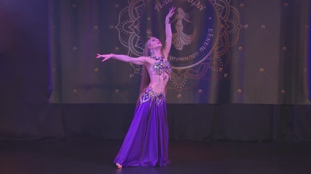 Яна Правдина на концерте восточного танца Аль Шарк