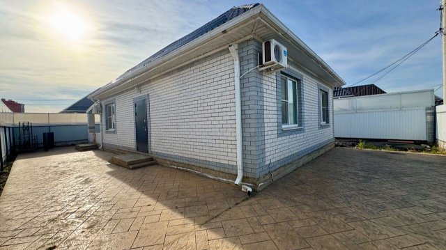 Дом с ремонтом и террасой в Краснодаре!