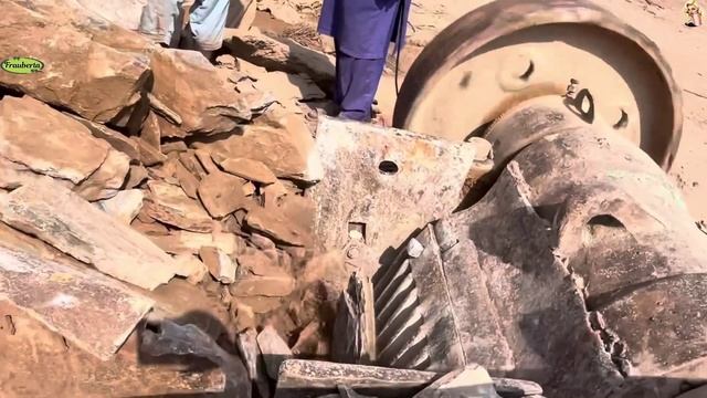 Строительство, дробление щебёнки