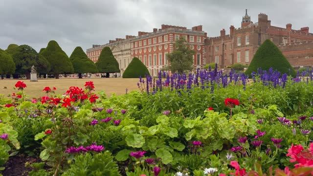 САДЫ БРИТАНИИ ДВОРЕЦ ХЭМПТОН-КОРТ ПОТРЯСАЮЩИЕ КОРОЛЕВСКИЕ  САДЫ ЧАСТЬ 1