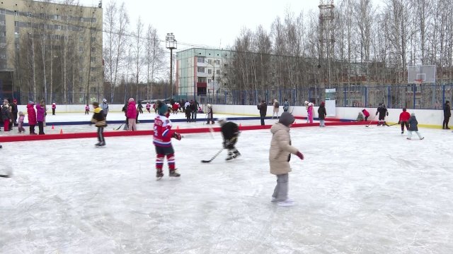 В Нефтеюганске открыли первый каток