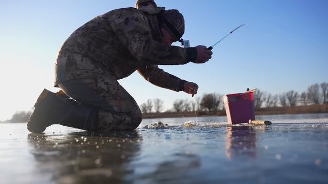 РЫБАЛКА ПО ПЕРВОМУ ЛЬДУ, НАКОНЕЦ-ТО! Первая рыбалка на льду. Зимняя рыбалка 2025