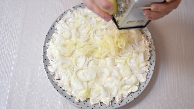 Изумительный слоеный салат "Невеста" на все случаи жизни