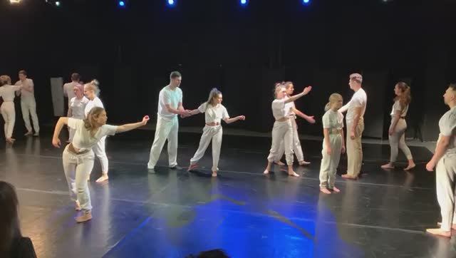 Танец в белом.2 _и тут происходит нечто..