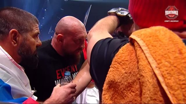 Евгений Гончаров vs Грег Харди - полный бой / ГИГАНТА СКОВАЛА АСТМА!