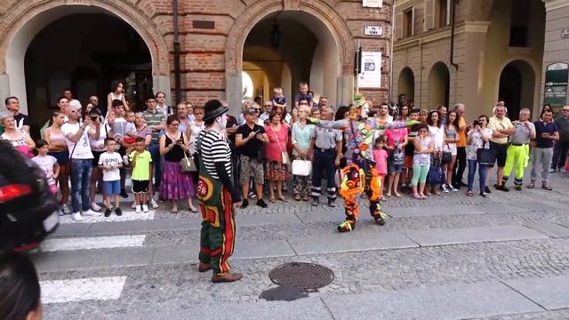 Karcocha и Лоис - потрясающие уличные художники в Мирабилия Фоссано, Италия