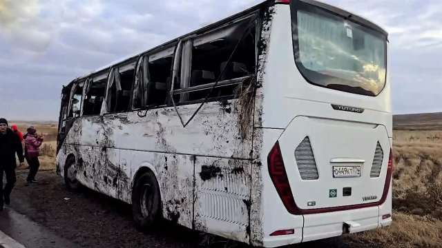 Автобус с детской футбольной командой перевернулся на Урале: кадры с места ДТП