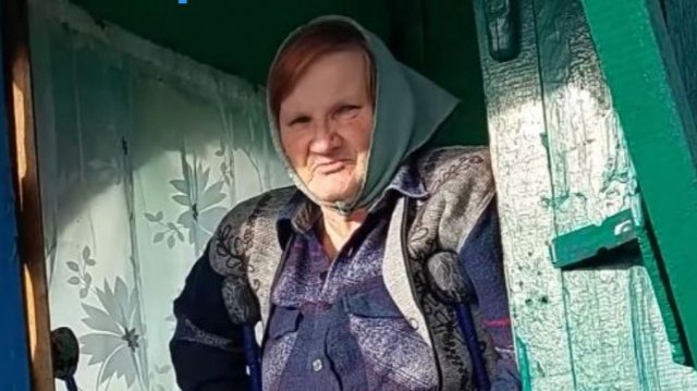 ЗАЧЕМ ПРИШЛИ ? ШЕСТЬ ГРЯЗНЫХ НОГ НА СВЕТЛЫЙ НОВЫЙ КОВРОЛИН   .