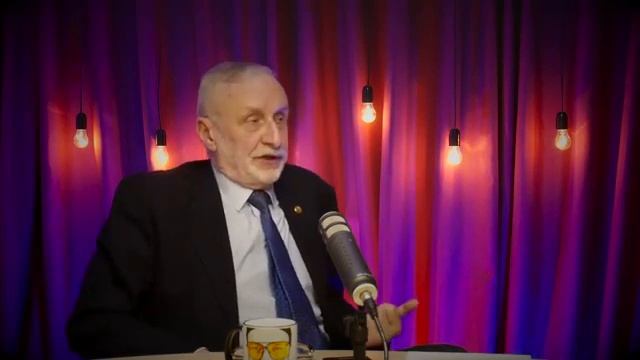 Как воспитать коммунистического человека - фантаст Андрей Дмитрук о неизбежности краха капитализма