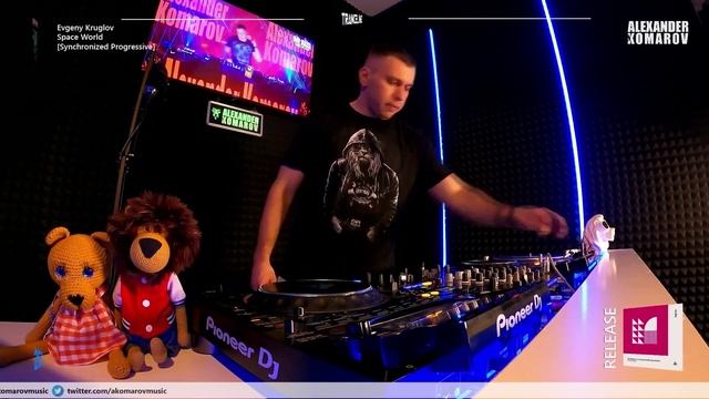 Evgeny Kruglov - Space World  [SYNCHRONIZED PROGRESSIVE] Support Alexander Komarov TranceLine250