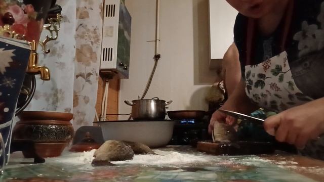 СТРЯПАЮ БЕЛЯШИ, ЖАРЮ КАРАСЕЙ/С ПРАЗДНИКОМ ДОРОГИЕ МАМЫ❤