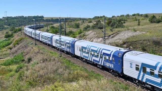 Дополнительные поезда направят в Крым на новогодние праздники