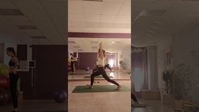 Хатха йога утренний класс