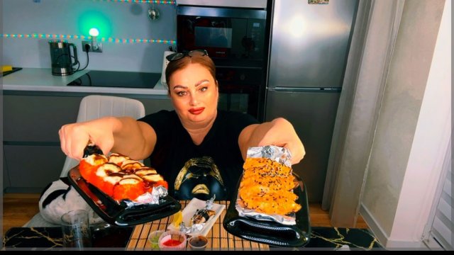 Доставка от Фуджи🍱Как я познакомилась с мужем, рецепт домашней буженины к НГ, привет хейтерам👋