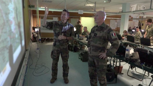 Франция ищет варианты для прямого участия в украинском конфликте, заявили в СВР.