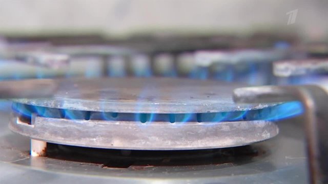 Газовщик объяснил, почему нельзя греться газом от плиты.