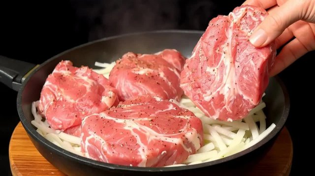 Мясо на праздник. Вкуснейшее праздничное горячее блюдо. На Новогодний стол готовлю только так!