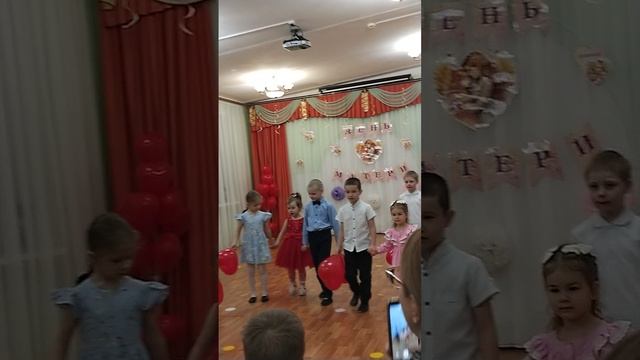 6275.mp4 День Мамы, утренник в саду