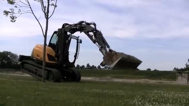 Танцующий экскаватор