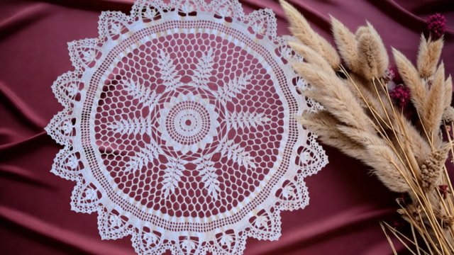 Большая круглая ажурная салфетка крючком "Восходящее солнце". Часть 1