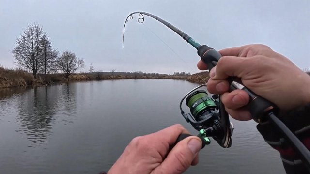 Рыбалка 6 Декабря на Спиннинг! Крупные 32см или 10 см Приманки ,На что ловить? Лодка Полная Фарша!