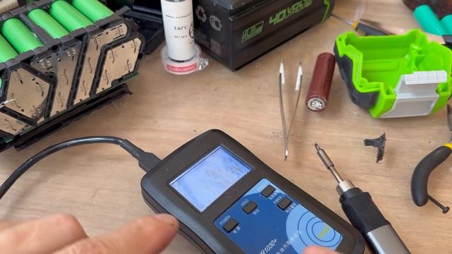 Отнес дорогой аккумулятор в ремонт и вот что с ним наделали_ наглядный пример