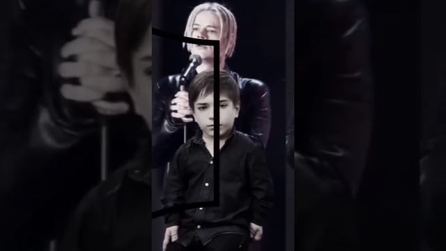 Данил Плужников- SHAMAN. Нас бьют мы летаем.mp4