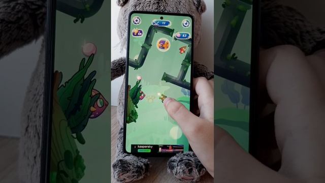 Басик играет в Рыбки Симбы